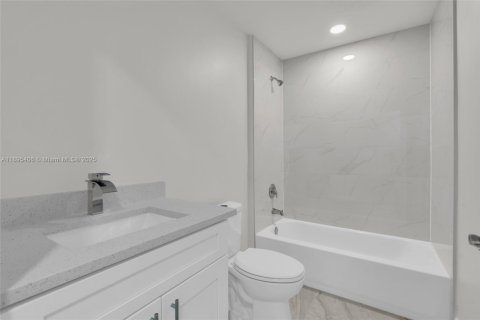 House in Lehigh Acres, Florida 3 bedrooms № 1947638 - photo 23