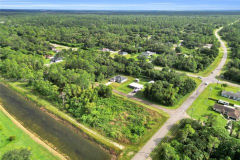 House in Lehigh Acres, Florida 3 bedrooms № 1947638 - photo 24