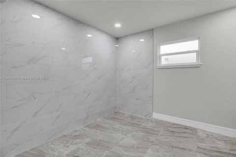 House in Lehigh Acres, Florida 3 bedrooms № 1947638 - photo 17