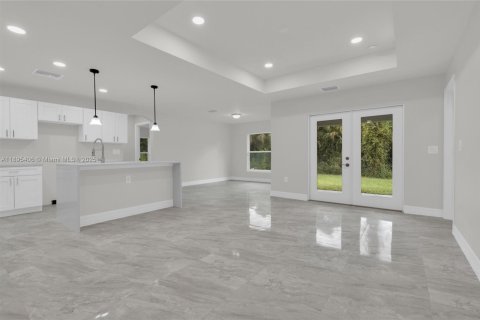 House in Lehigh Acres, Florida 3 bedrooms № 1947638 - photo 15