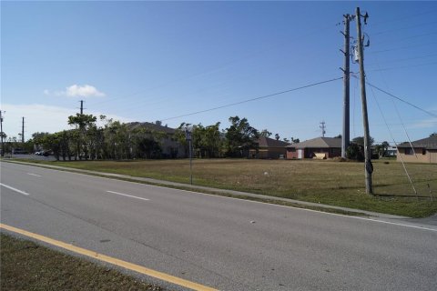 Terreno en venta en Cape Coral, Florida № 1743668 - foto 17