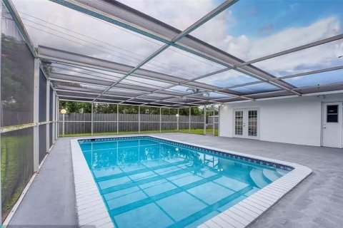 Casa en venta en Miami, Florida, 4 dormitorios, 171.59 m2 № 1092679 - foto 1