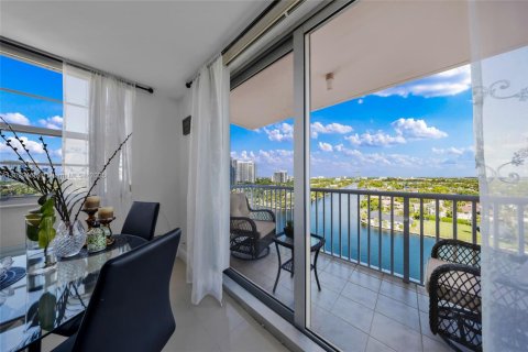 Condominio en venta en Hallandale Beach, Florida, 2 dormitorios, 106.37 m2 № 1805928 - foto 6