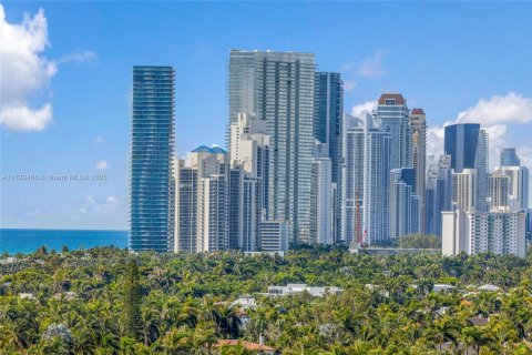 Condominio en venta en Hallandale Beach, Florida, 2 dormitorios, 106.37 m2 № 1805928 - foto 27