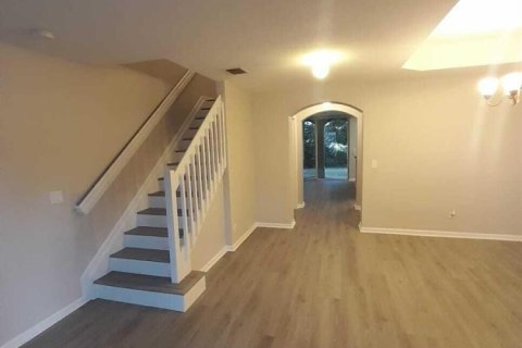 Condo in West Palm Beach, Florida, 3 bedrooms № 2401256 - photo 2