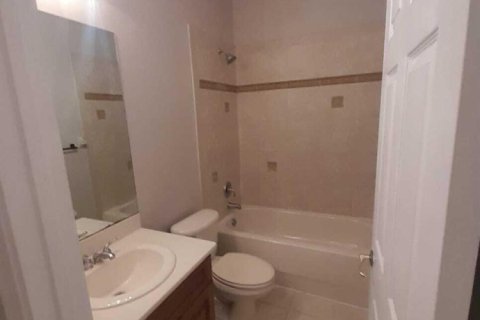 Condo in West Palm Beach, Florida, 3 bedrooms № 2401256 - photo 8