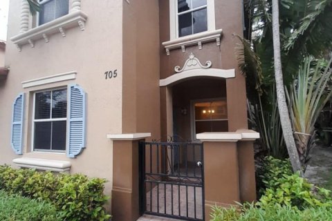 Condo in West Palm Beach, Florida, 3 bedrooms  № 2401256