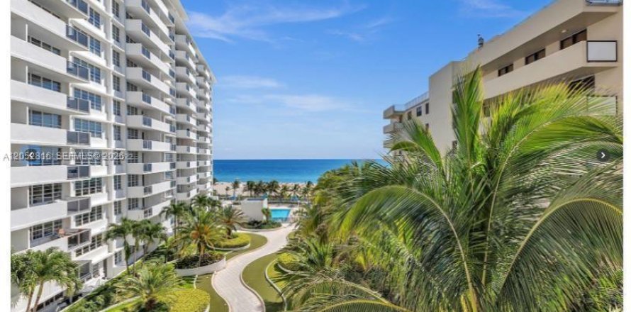 Condominio en Miami Beach, Florida, 1 dormitorio № 2262852