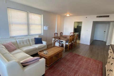 Condominio en alquiler en Miami Beach, Florida, 1 dormitorio, 78.97 m2 № 2262852 - foto 3