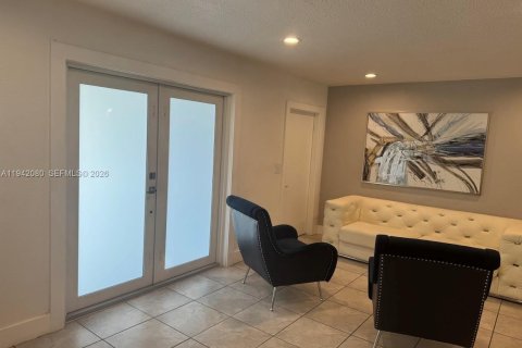 Купить виллу или дом в Хайалиа, Флорида 5 спален, 213.21м2, № 1999070 - фото 2