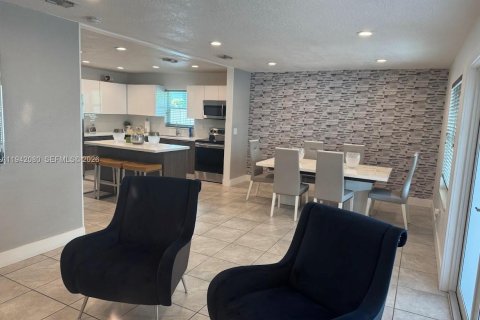 Купить виллу или дом в Хайалиа, Флорида 5 спален, 213.21м2, № 1999070 - фото 14