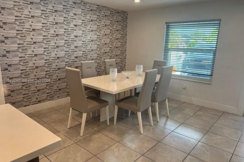 Купить виллу или дом в Хайалиа, Флорида 5 спален, 213.21м2, № 1999070 - фото 13