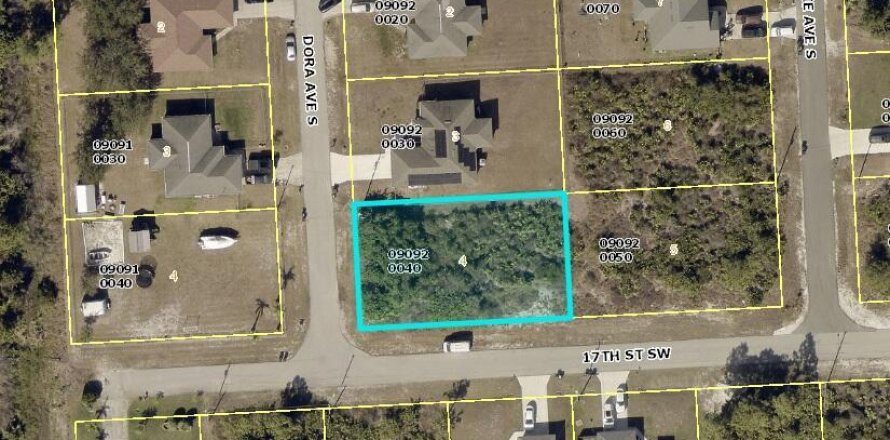 Propiedad comercial en Lehigh Acres, Florida № 2188192