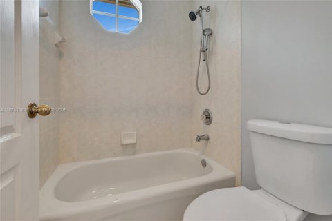 Снять в аренду виллу или дом в Майами, Флорида 4 спальни, 283.91м2, № 1926221 - фото 26