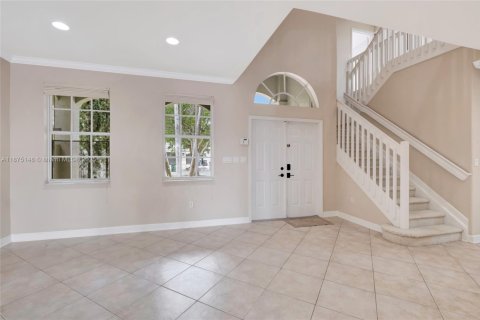 Снять в аренду виллу или дом в Майами, Флорида 4 спальни, 283.91м2, № 1926221 - фото 3