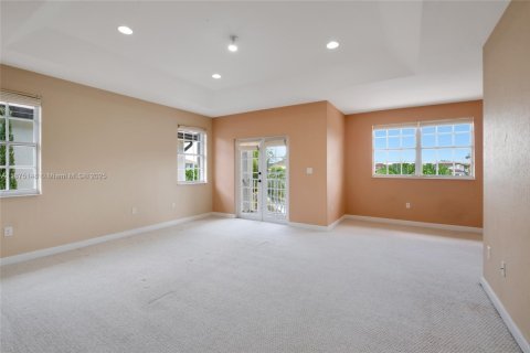 Снять в аренду виллу или дом в Майами, Флорида 4 спальни, 283.91м2, № 1926221 - фото 28