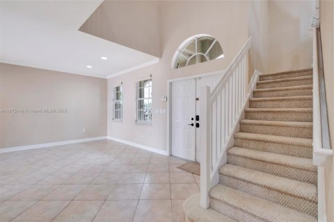 Снять в аренду виллу или дом в Майами, Флорида 4 спальни, 283.91м2, № 1926221 - фото 4