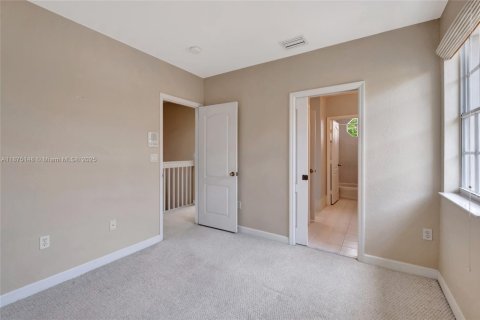 Снять в аренду виллу или дом в Майами, Флорида 4 спальни, 283.91м2, № 1926221 - фото 25