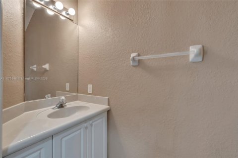 Снять в аренду виллу или дом в Майами, Флорида 4 спальни, 283.91м2, № 1926221 - фото 12