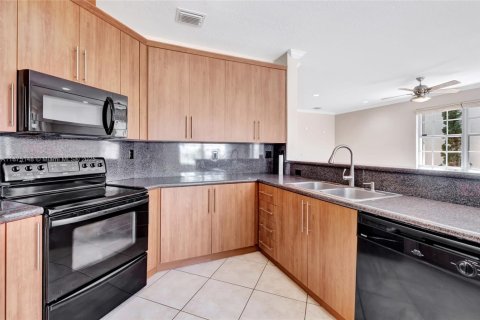 Снять в аренду виллу или дом в Майами, Флорида 4 спальни, 283.91м2, № 1926221 - фото 7