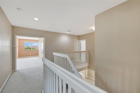 Снять в аренду виллу или дом в Майами, Флорида 4 спальни, 283.91м2, № 1926221 - фото 27