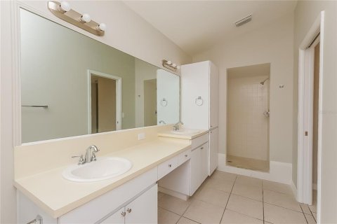 Villa ou maison à vendre à Brandon, Floride: 4 chambres, 179.67 m2 № 2302851 - photo 13