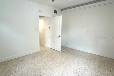 Apartamento en alquiler en Madeira Beach, Florida, 1 dormitorio, 54.35 m2 № 2091545 - foto 17