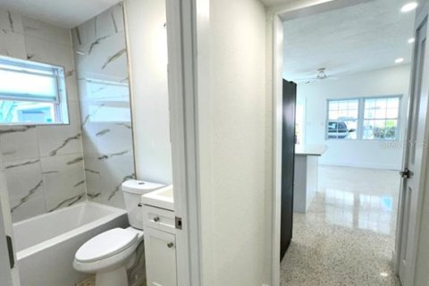 Apartamento en alquiler en Madeira Beach, Florida, 1 dormitorio, 54.35 m2 № 2091545 - foto 21