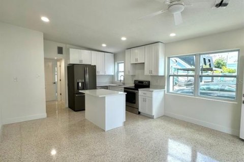 Apartamento en alquiler en Madeira Beach, Florida, 1 dormitorio, 54.35 m2 № 2091545 - foto 5