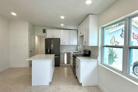 Apartamento en alquiler en Madeira Beach, Florida, 1 dormitorio, 54.35 m2 № 2091545 - foto 6