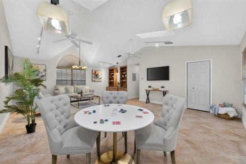 Villa ou maison à vendre à Orlando, Floride: 4 chambres, 204.57 m2 № 2314901 - photo 14