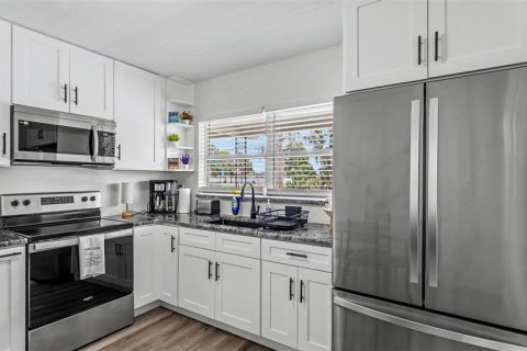 House in Winter Haven, Florida 3 bedrooms, 95.88 sq.m. № 2430339 - photo 19