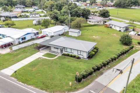House in Winter Haven, Florida 3 bedrooms, 95.88 sq.m. № 2430339 - photo 6