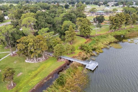 House in Winter Haven, Florida 3 bedrooms, 95.88 sq.m. № 2430339 - photo 14