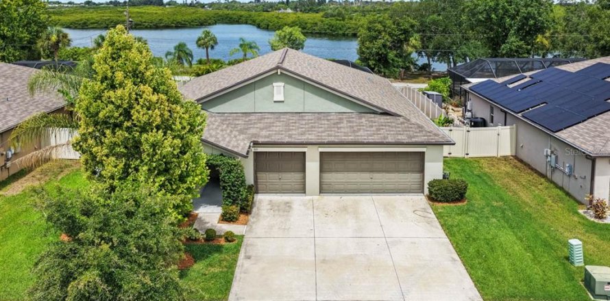 Casa en Ruskin, Florida 4 dormitorios, 237.55 m2 № 2216397