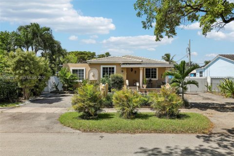 Villa ou maison à West Miami, Floride 3 chambres, 126.07 m2 № 2346952