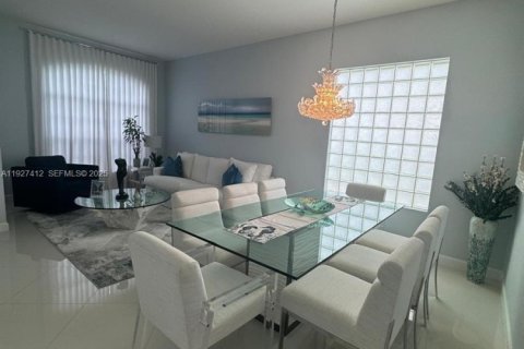 Villa ou maison à louer à Lake Worth, Floride: 4 chambres, 189.24 m2 № 1989148 - photo 7