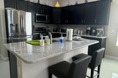 Villa ou maison à louer à Lake Worth, Floride: 4 chambres, 189.24 m2 № 1989148 - photo 8