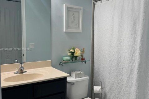 Villa ou maison à louer à Lake Worth, Floride: 4 chambres, 189.24 m2 № 1989148 - photo 12