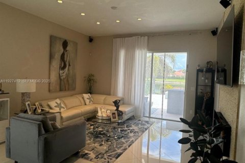 Villa ou maison à louer à Lake Worth, Floride: 4 chambres, 189.24 m2 № 1989148 - photo 4