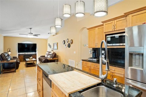 Casa en venta en Poinciana, Florida, 4 dormitorios, 195.84 m2 № 2207449 - foto 5