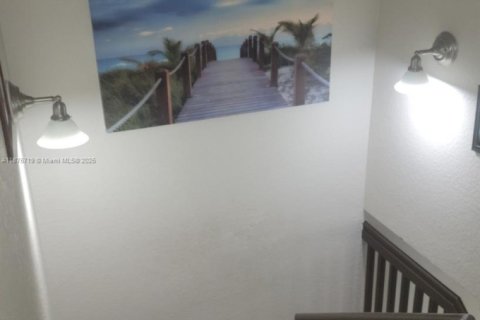 Touwnhouse à louer à Oakland Park, Floride: 3 chambres, 140.65 m2 № 1977876 - photo 18