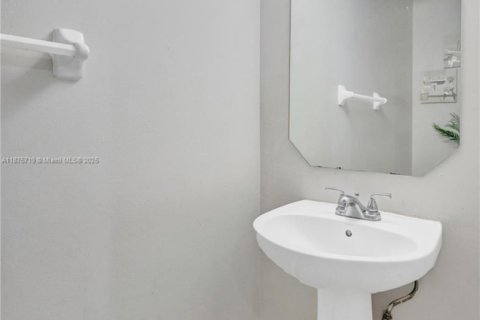 Touwnhouse à louer à Oakland Park, Floride: 3 chambres, 140.65 m2 № 1977876 - photo 14