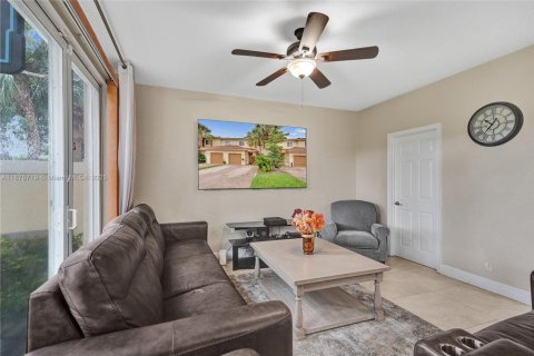 Touwnhouse à louer à Oakland Park, Floride: 3 chambres, 140.65 m2 № 1977876 - photo 21