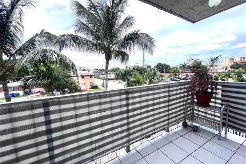Condominio en alquiler en Miami, Florida, 2 dormitorios, 65.96 m2 № 1927051 - foto 7
