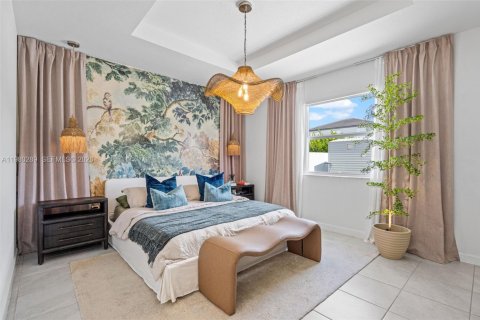 House in Miami, Florida 4 bedrooms, 173.73 sq.m. № 2045798 - photo 18