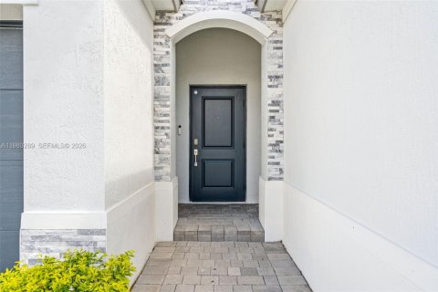 House in Miami, Florida 4 bedrooms, 173.73 sq.m. № 2045798 - photo 4