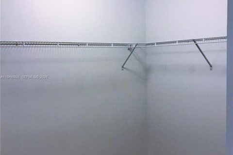 House in Doral, Florida 5 bedrooms, 336.68 sq.m. № 2029028 - photo 27