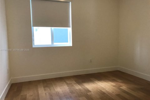 House in Doral, Florida 5 bedrooms, 336.68 sq.m. № 2029028 - photo 29