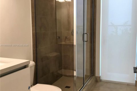 House in Doral, Florida 5 bedrooms, 336.68 sq.m. № 2029028 - photo 17